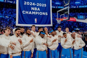 c7-包含刚刚！C罗回归赛场赛地聚焦——NBA常规赛今夜热度飙升，俄克拉荷马雷霆刷新队史纪录备战德国杯的词条