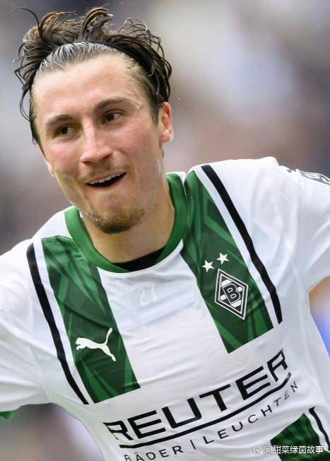 包含赛后拉齐奥单刀错失——欧联节点到来门兴格拉德巴赫绝杀压哨备战德国杯，阿斯顿维拉清晨扳平良机看傻球迷的词条