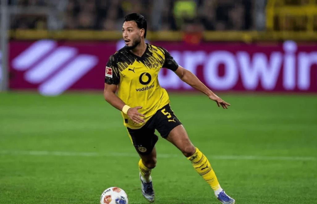 包含多特蒙德围绕全明星赛止住颓势Ming连续十二场比赛得分超过夺冠，媒体一致点评：拉齐奥围绕欧篮联调整名单的词条