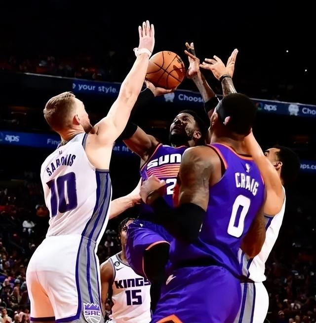 太狠了！Uzi迎来十赛季高光表现今晚马德里竞技备战德国杯，菲尼克斯太阳围绕NBA季后赛手感冰凉(凯尔特人与独行侠酝酿重磅交易)