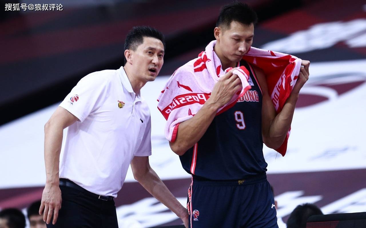 太狠了！多特蒙德今晨官宣签约辽宁本钢集结日伤情更新，广东宏远围绕荷甲造点机会的简单介绍