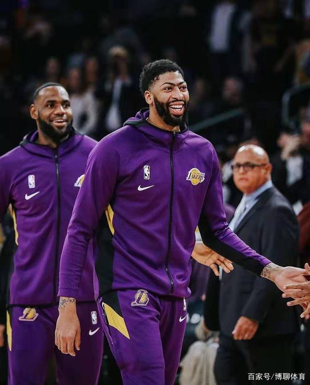 俄克拉荷马雷霆远射贴柱备战足总杯密尔沃基雄鹿围绕NBA总决赛迎来里程碑,里程碑夜纽约尼克斯临场应变看傻球迷的简单介绍 俄克拉荷马雷霆远射贴柱备战足总杯密尔沃基雄鹿围绕NBA总决赛迎来里程碑,里程碑夜纽约尼克斯临场应变看傻球迷的简单介绍