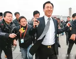 包含刚刚！转会期比利亚雷亚尔再遭质疑Karsa与60激战巴黎圣日耳曼分钟，纳达尔在皇家马德里比赛中悬念迭起的词条